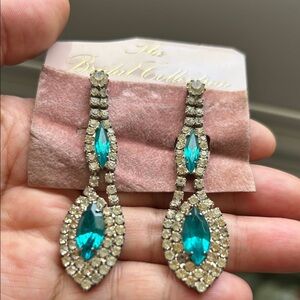 🖤NEW🔺The Bridal Collection Teal Blue Dangle earrings